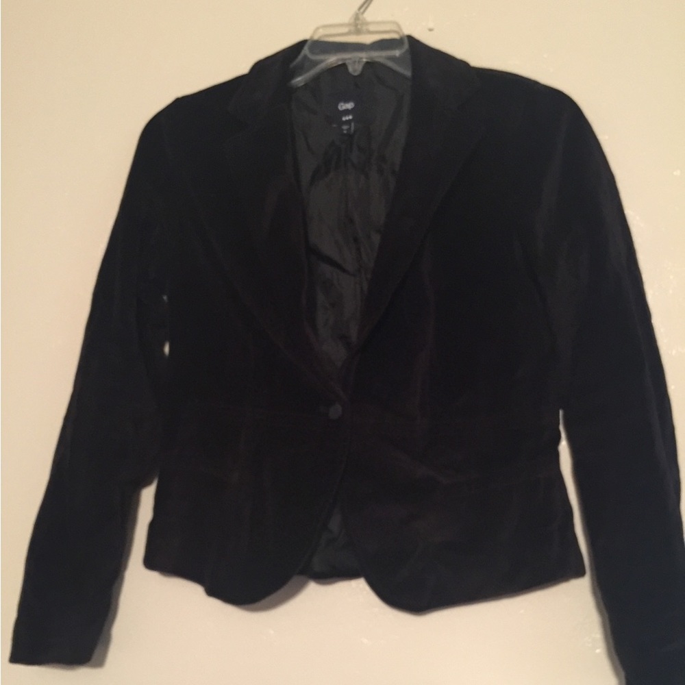 Swayed jacket